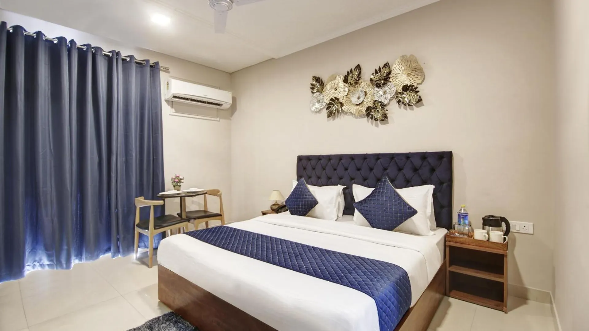 Limewood Stay - Executive Huda City Center Gurgaon Hotel